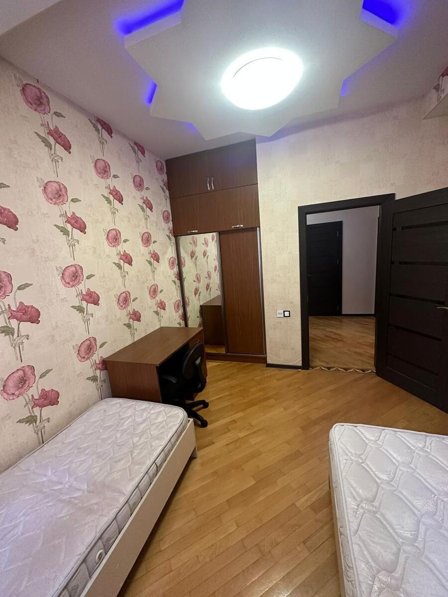Satılır 4 otaqlı yeni tikili 140 m² — Mənzil, Bakı (8)