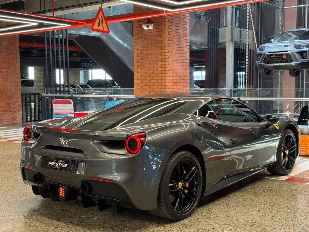 Ferrari 488 GTB, 3.9 L, 2016 il, 45 000 km — Avtomobillər, Bakı (4)