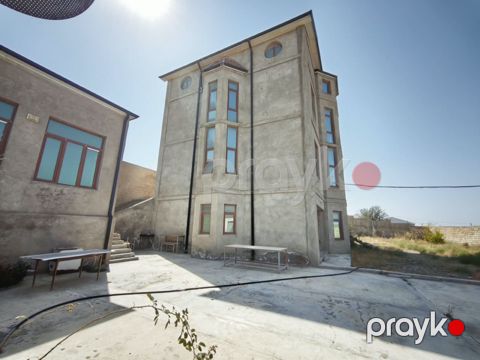 Satılır 6 otaqlı həyət evi/bağ evi 400 m²
