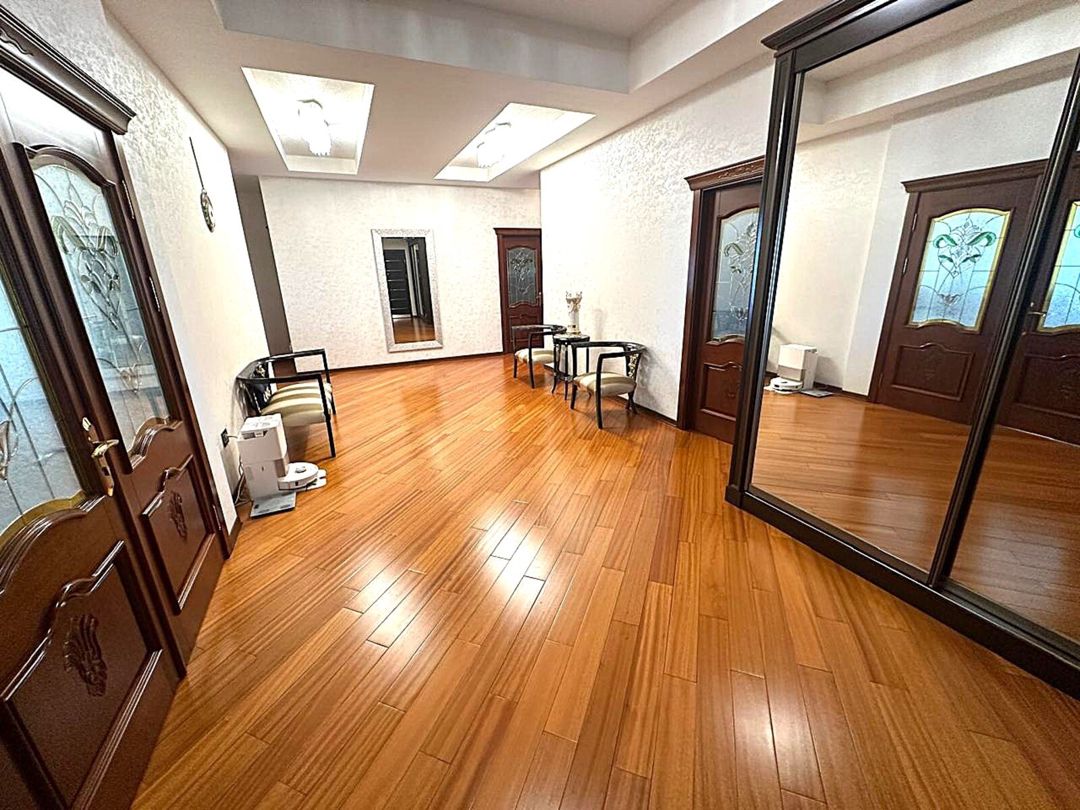 Satılır 5 otaqlı yeni tikili 280 m² — Mənzil, Bakı (4)