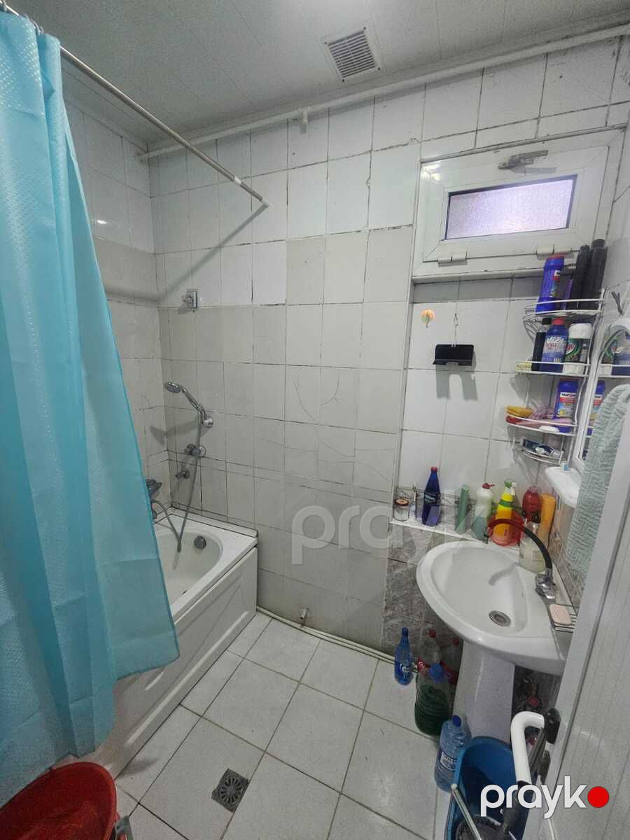 Satılır 2 otaqlı köhnə tikili 60 m² — Mənzil, Bakı (9)