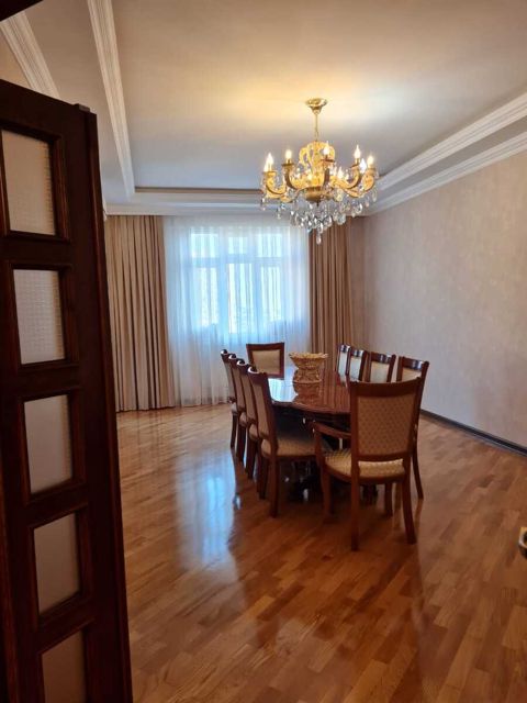 Satılır 4 otaqlı yeni tikili 131 m² — Bakı