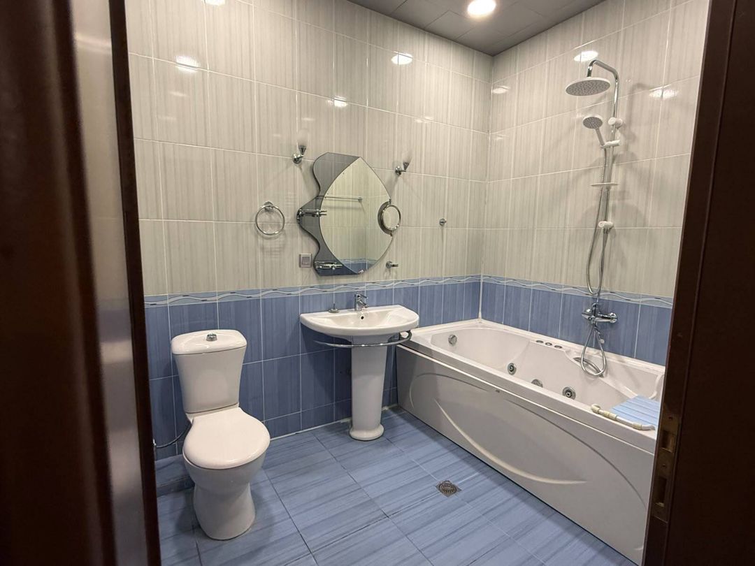 İcarəyə verilir 4 otaqlı yeni tikili 160 m² — Mənzil, Bakı (8)