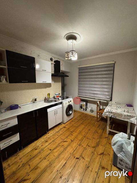 Satılır 4 otaqlı köhnə tikili 115 m²