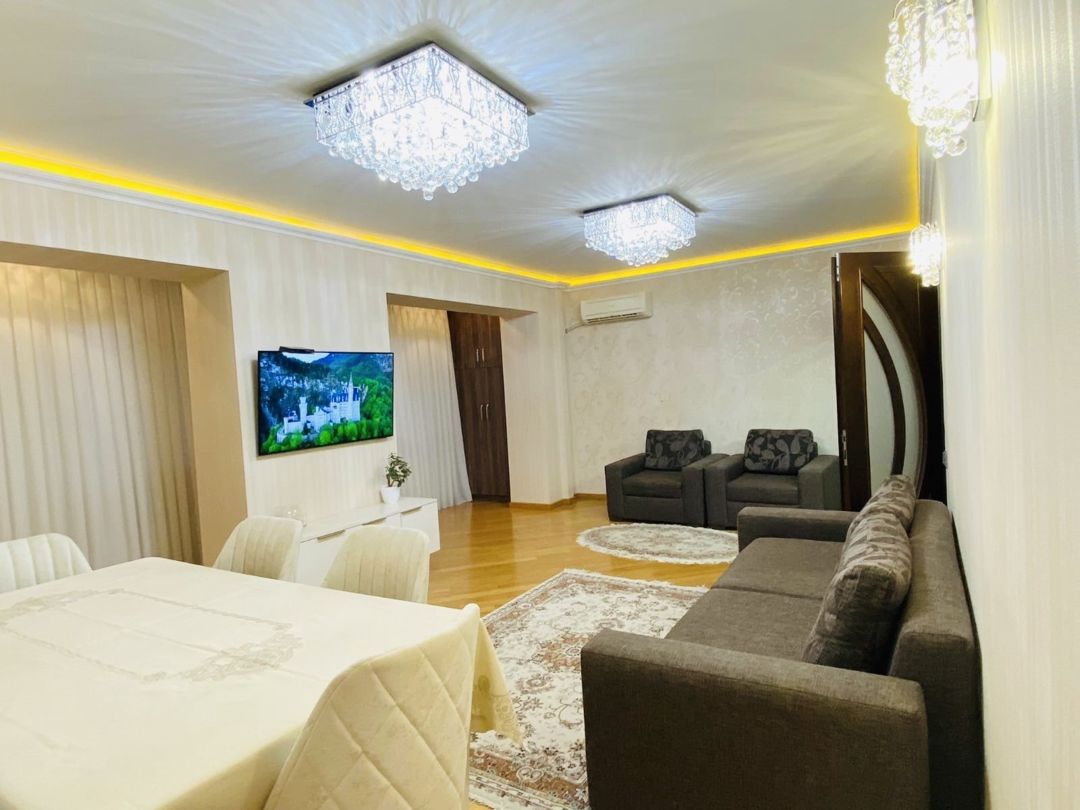 Satılır 3 otaqlı köhnə tikili 100 m² — Mənzil, Bakı (2)