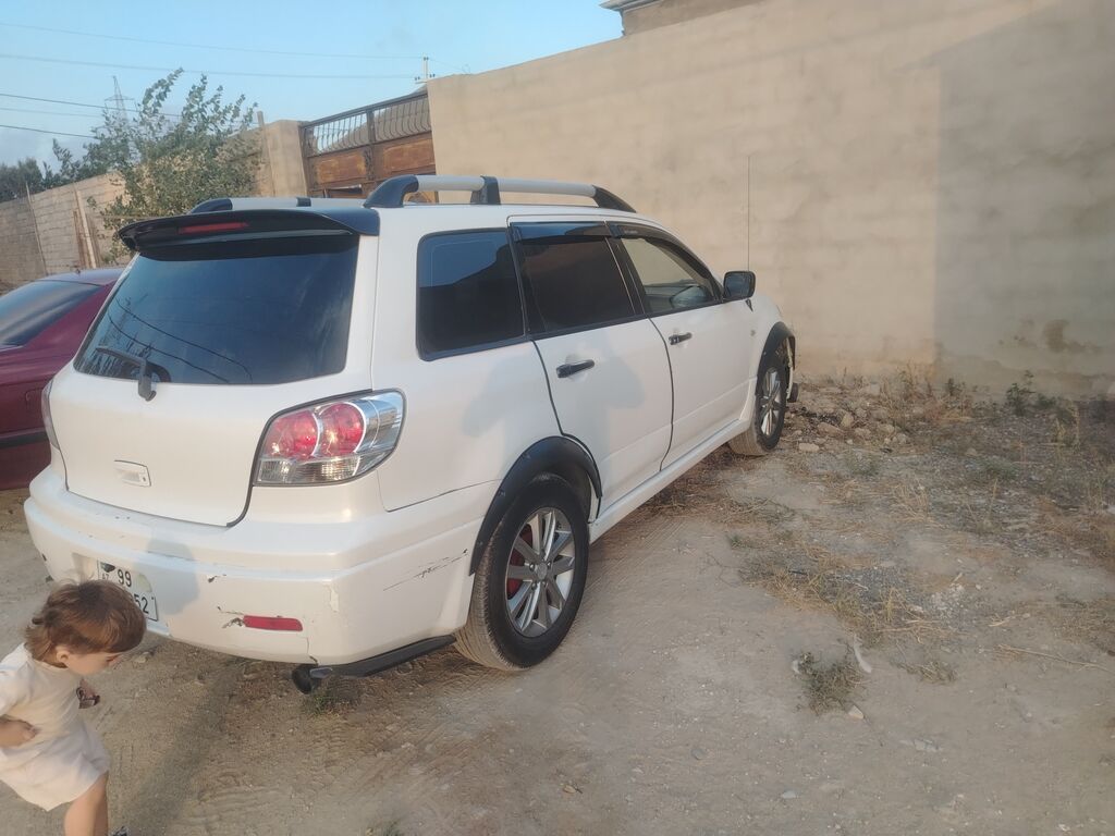 Mitsubishi Outlander, ağ rəng, 5 qapılı krossover/SUV. Xarici: - Ağ — Avto, Bakı (6)