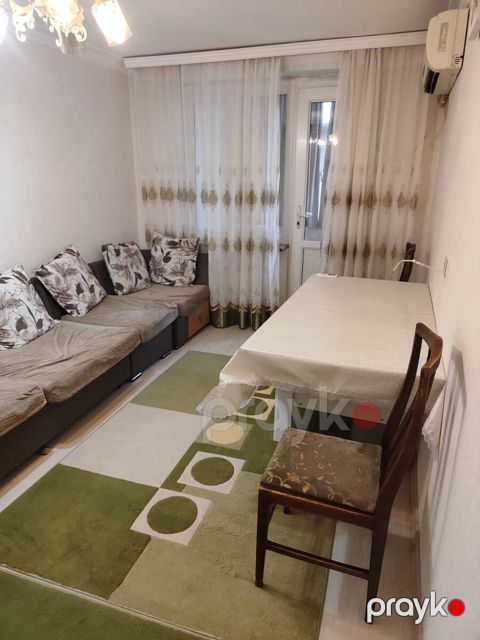 İcarəyə verilir 2 otaqlı köhnə tikili 60 m²
