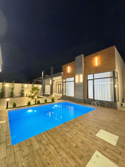 Satılır 4 otaqlı həyət evi/bağ evi 220 m² — Bakı
