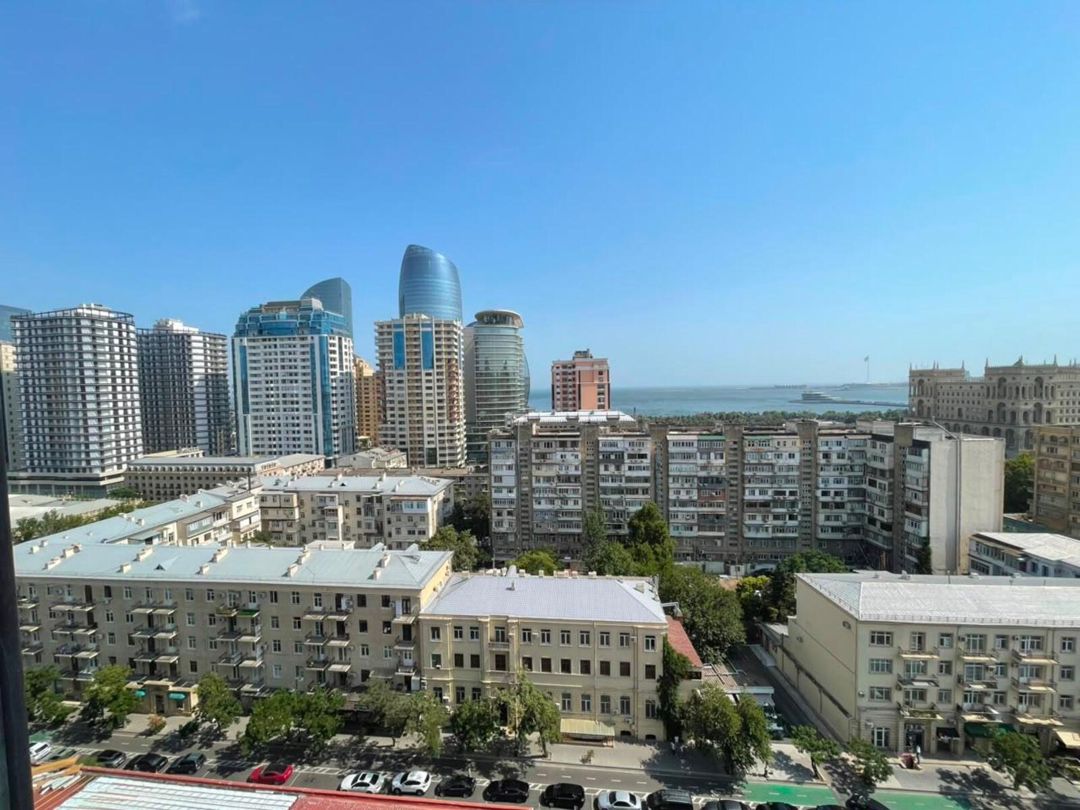 Satılır 4 otaqlı yeni tikili 250 m² — Mənzil, Bakı (7)