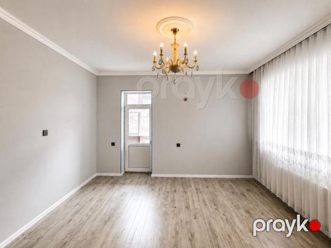 Satılır 2 otaqlı köhnə tikili 65 m²