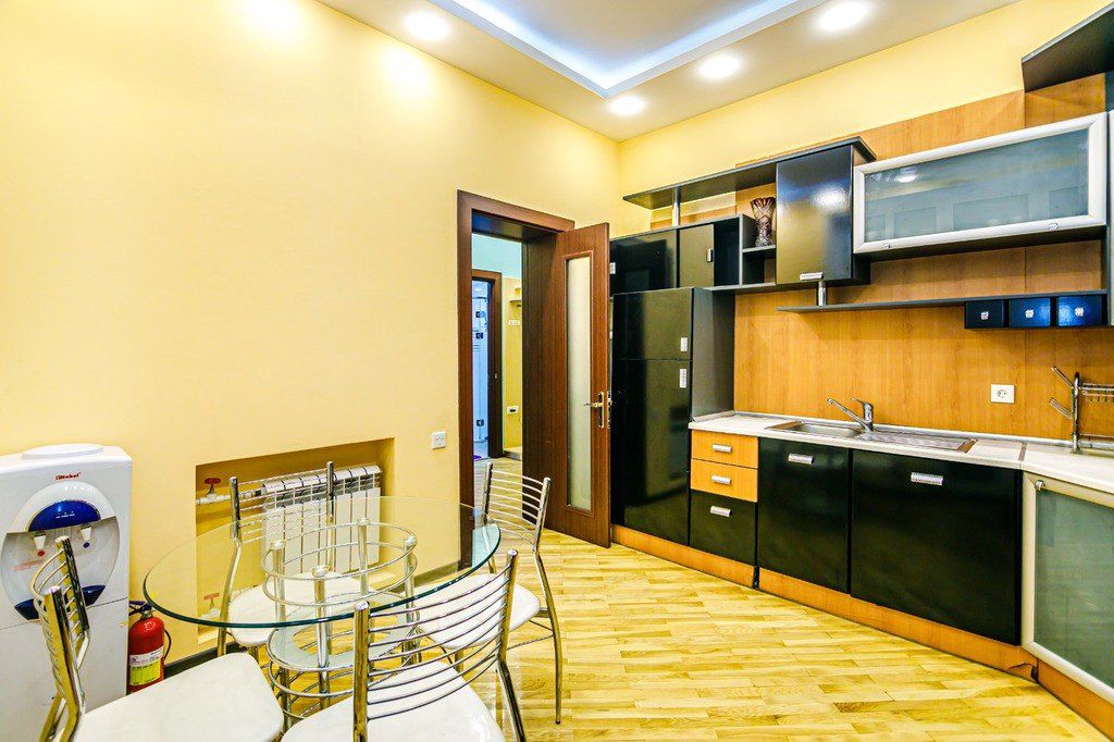 İcarəyə verilir 3 otaqlı köhnə tikili 132 m² — Mənzil, Bakı (3)