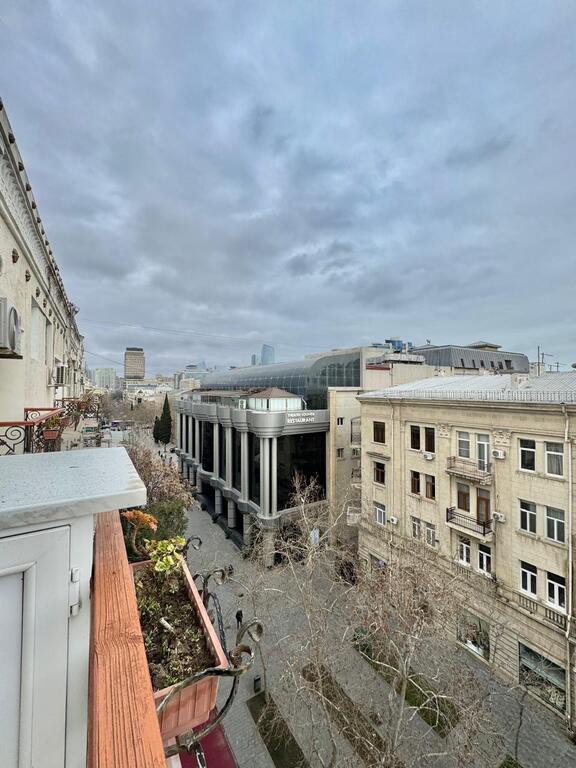 Satılır 3 otaqlı köhnə tikili 100 m² — Mənzil, Bakı (3)