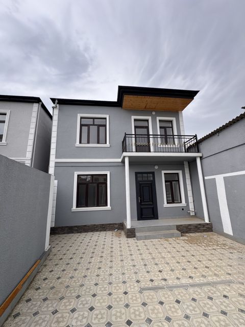 Satılır 4 otaqlı həyət evi/bağ evi 130 m² — Bakı