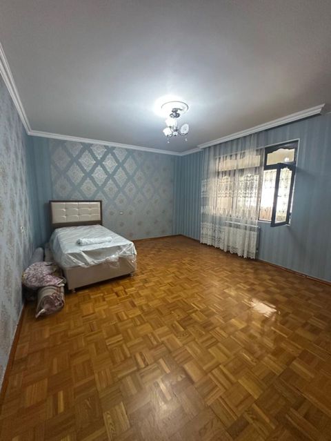 Bakı, 3 otaqlı, Köhnə tikili, 110 kv. m — Bakı