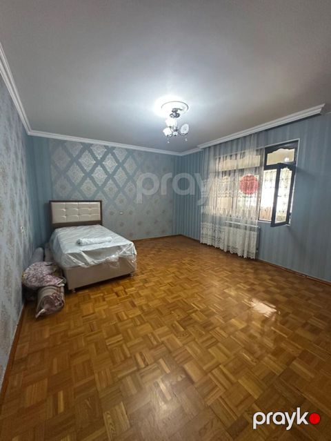 Bakı, 3 otaqlı, Köhnə tikili, 110 kv. m
