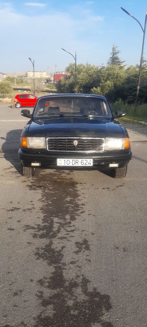 QAZ Volga 3129, qara rəng. Klassik sedan kuzov, xrom ön barmaqlıq — Bakı