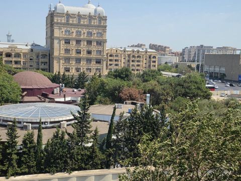 Satılır 2 otaqlı köhnə tikili 50 m² — Bakı