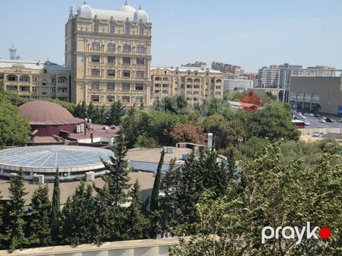 Satılır 2 otaqlı köhnə tikili 50 m²