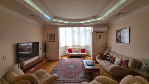 Satılır 5 otaqlı yeni tikili 220 m² — Bakı