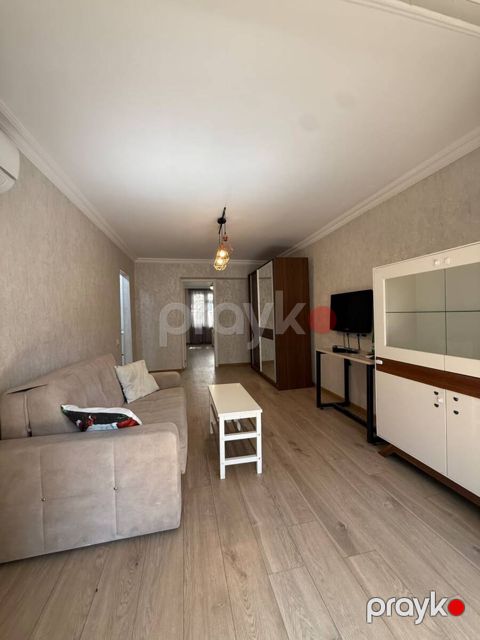İcarəyə verilir 3 otaqlı köhnə tikili 75 m²