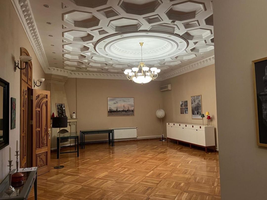İcarəyə verilir 7 otaqlı köhnə tikili 500 m² — Mənzil, Bakı (5)