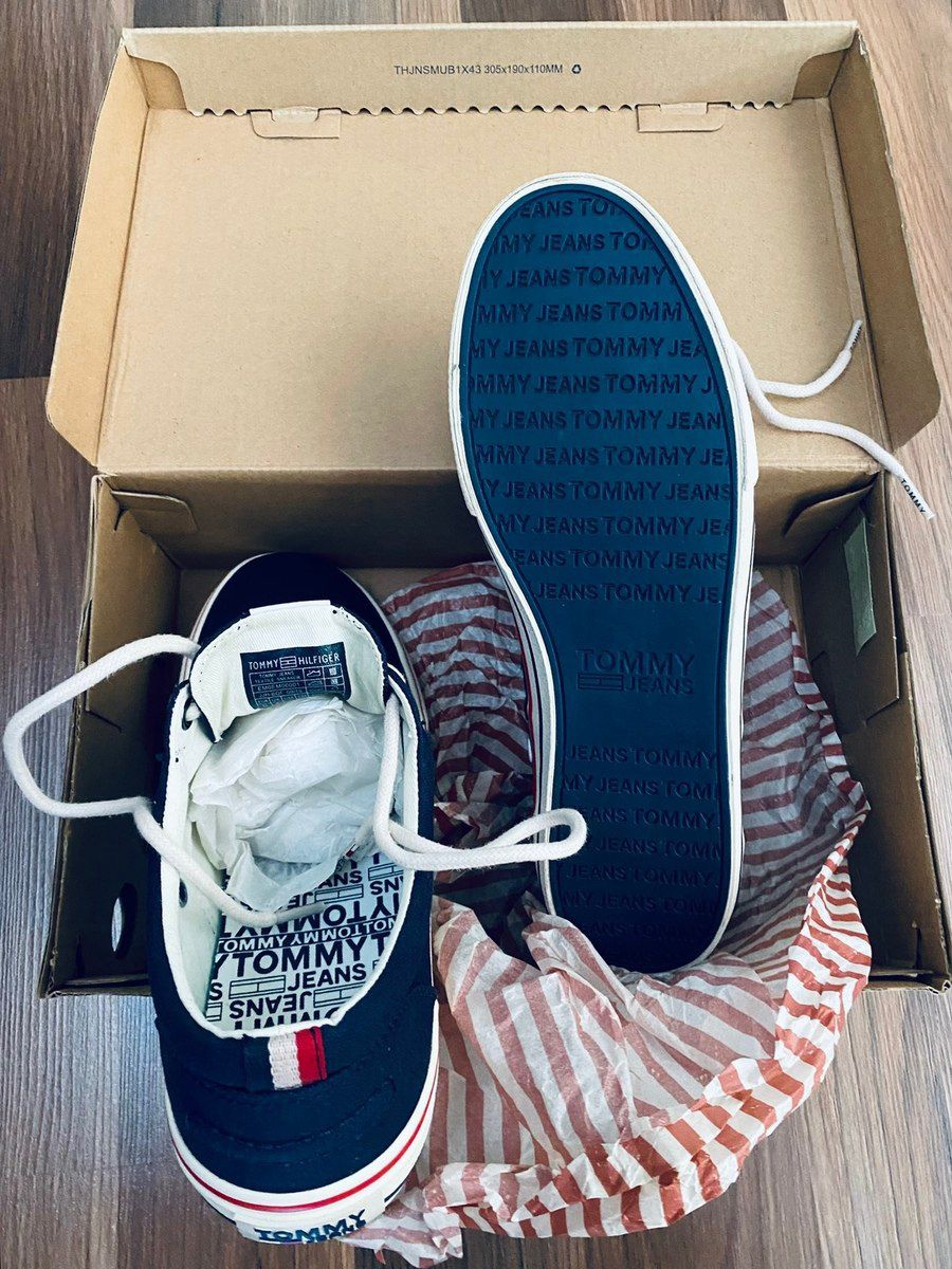 Ked Tommy Hilfiger — Şəxsi əşyalar, Bakı (11)