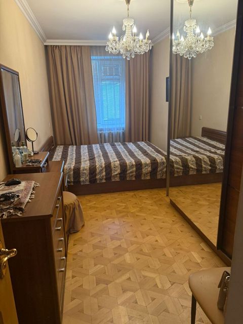 İcarəyə verilir 3 otaqlı köhnə tikili 85 m² — Bakı