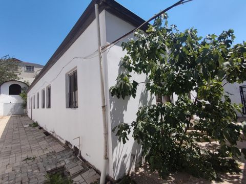 Satılır obyekt 600 m² — Bakı