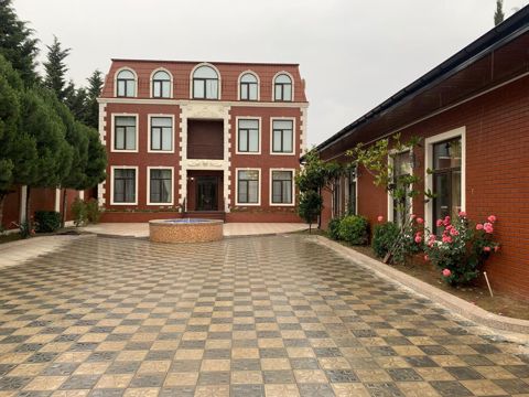 Satılır 8 otaqlı həyət evi/bağ evi 350 m² — Bakı