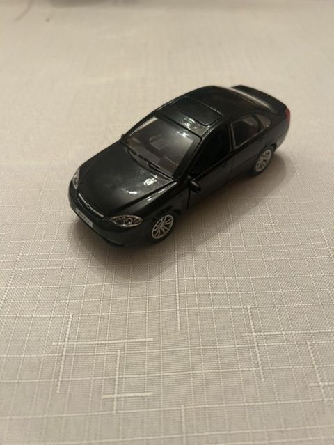 Qara rəngli metal oyuncaq sedan model avtomobil - Realistik sedan — Bakı