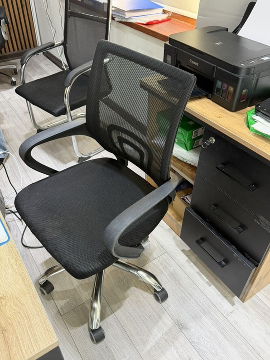 Ofisdəki mebellər yeniləndiyi üçün köhnələri satırıq Qiymətdə cuzi — Ofis mebeli, Bakı (8)