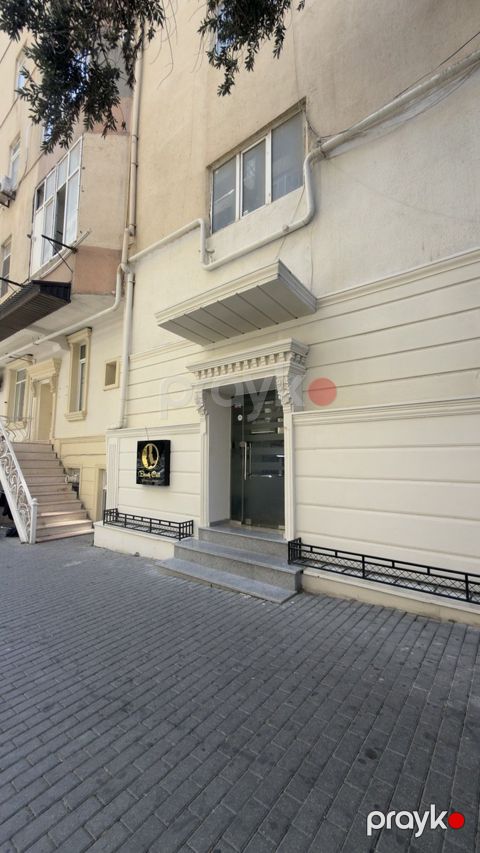 Satılır obyekt 281.3 m²