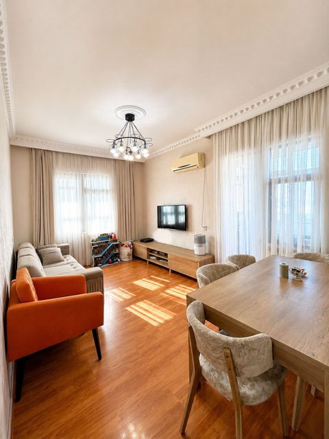 Satılır 2 otaqlı köhnə tikili 60 m² — Bakı