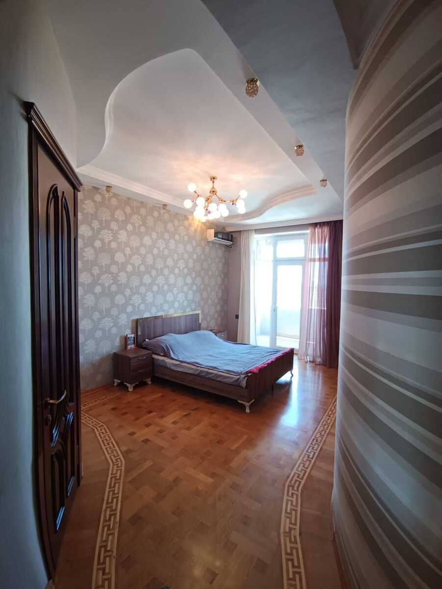 Satılır 4 otaqlı yeni tikili 220 m² — Mənzil, Bakı (8)