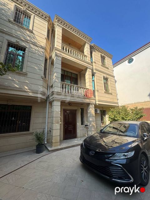 Satılır 8 otaqlı həyət evi/bağ evi 350 m²