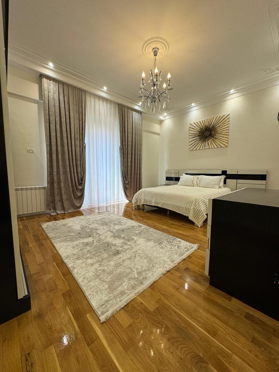 Satılır 4 otaqlı yeni tikili 220 m² — Mənzil, Bakı (12)