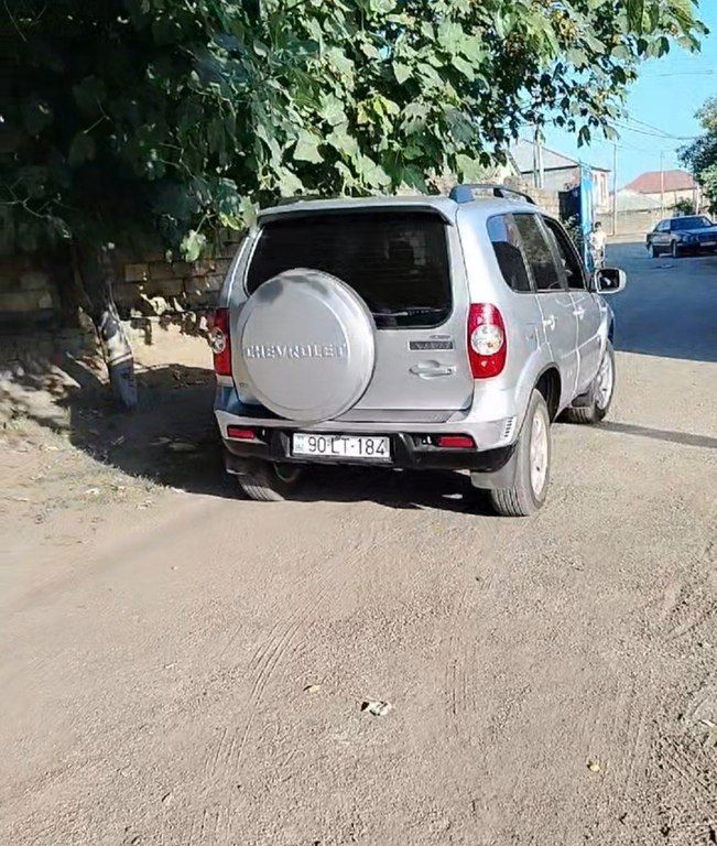Chevrolet Niva, 1.7 L, 2011 il, 590 000 km — Avtomobillər, Lənkəran (5)