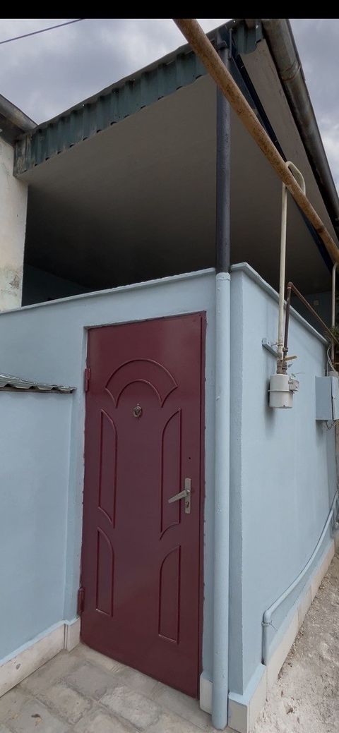 Satılır 4 otaqlı həyət evi/bağ evi 90 m² — Bakı