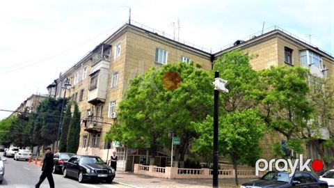 Satılır 2 otaqlı köhnə tikili 50 m²