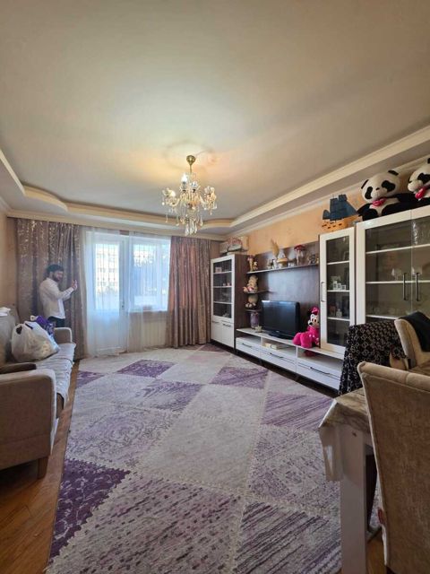 Satılır 3 otaqlı köhnə tikili 80 m² — Bakı