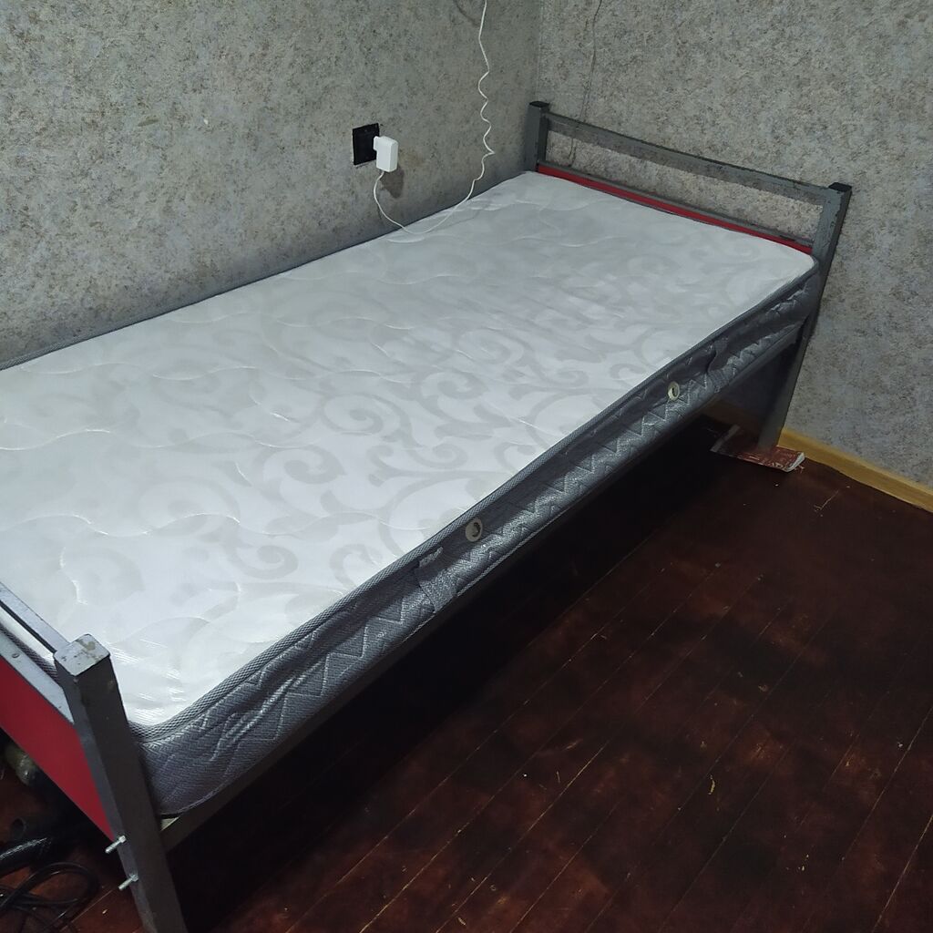 Tək nəfərlik dəmir çarpayı və döşək dəsti - Ölçü: təxmini 90×190 sm — Mebel, Bakı (2)
