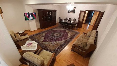 İcarəyə verilir 3 otaqlı köhnə tikili 95 m² — Bakı
