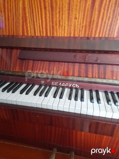 Belarus marka akustik pianino (upright). - Korpus: parlaq taxta