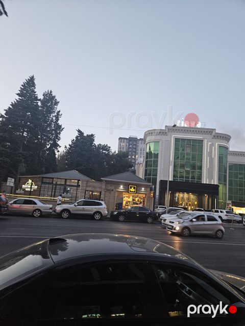 İcarəyə verilir 3 otaqlı yeni tikili 135 m²