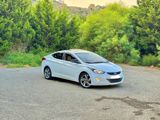 Hyundai Elantra, 2013 il — Авто