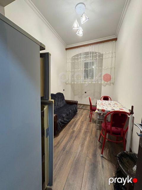 İcarəyə verilir 2 otaqlı köhnə tikili 30 m²