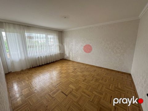Satılır 4 otaqlı köhnə tikili 115 m² — Bakı