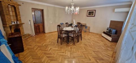 Satılır 3 otaqlı köhnə tikili 95 m² — Bakı