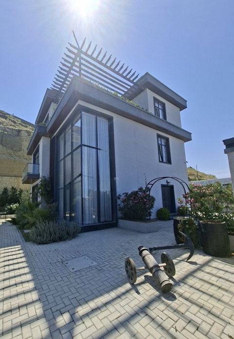 Satılır 6 otaqlı həyət evi/bağ evi 450 m² — Bakı