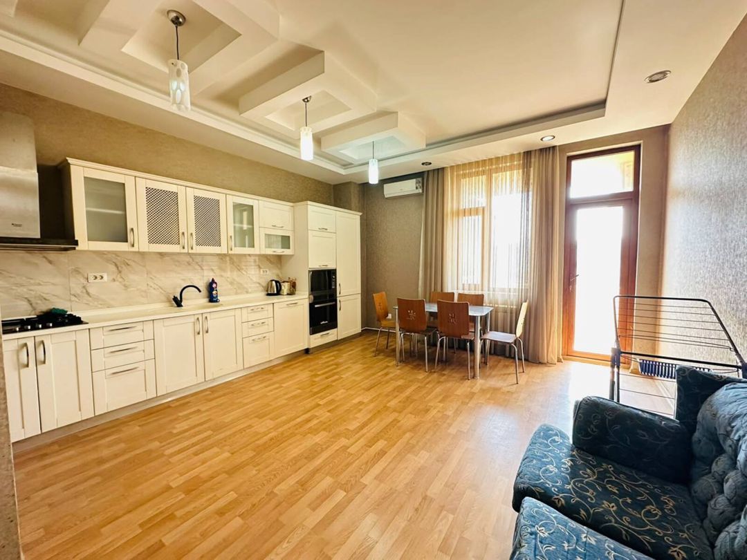 İcarəyə verilir 4 otaqlı yeni tikili 200 m² — Mənzil, Bakı (9)